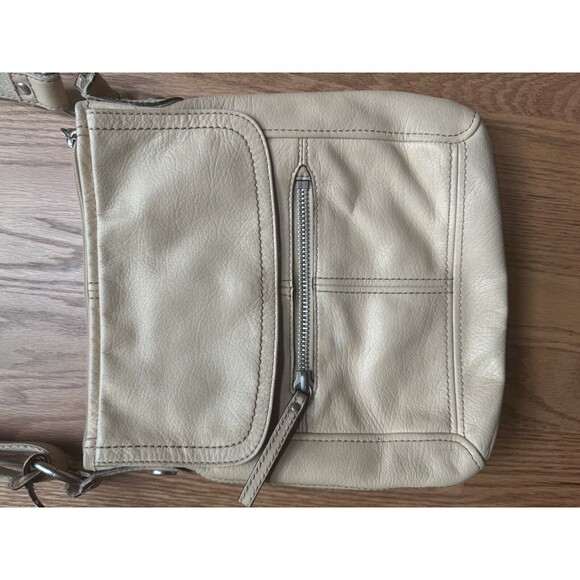 Fossil Light Yellow Leather Cross Body Bag‎ Needs Repairs Has Key Charm - Picture 4 of 10